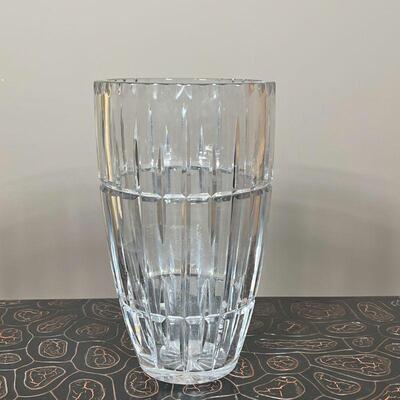 CRYSTAL GLASS VASE | Crystal glass vase; h. 10 in.