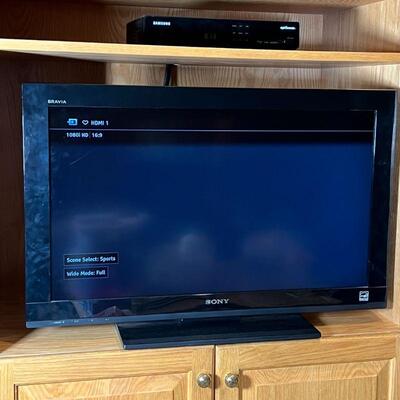 SONY BRAVIA 32 IN TV | Model KDL-32BX420; tested and works