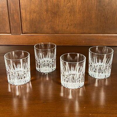 (4pc) SHORT GLASSES | Heavy crystal cut short glasses with heavy radial star bases; h. 3-1/2 x dia. 3 in.