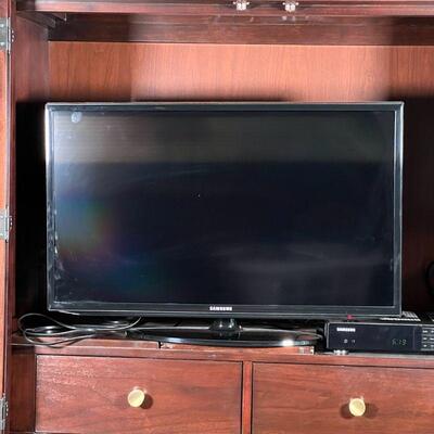 SAMSUNG 32 IN TV | Samsung 32 inch TV Model No. UN32EH5300F; tested and works