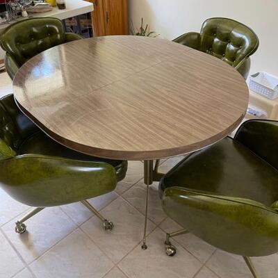 Vintage mcm kitchen table and chairs 