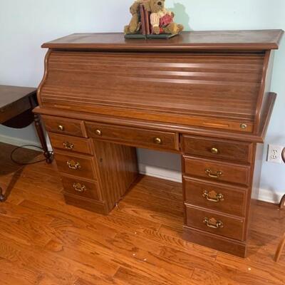 Rolltop desk beautiful condition beautiful to look at