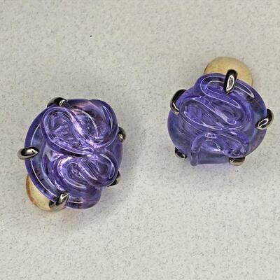 https://www.ebay.com/itm/115399259442	NC624 STERLING SILVER AND PURPLE GLASS CLIP ON EARRINGS 		Auction	begins 05/27/2022 after 6 PM

