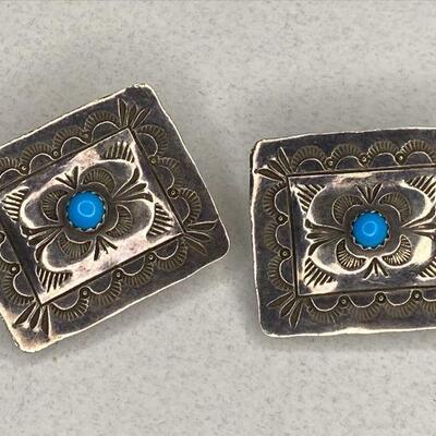 https://www.ebay.com/itm/125335741338	NC617 STERLING SILVER SOUTHWESTERN CONCHO RECTANGULAR TURQUOISE CLIP EARRINGS		Auction	begins...