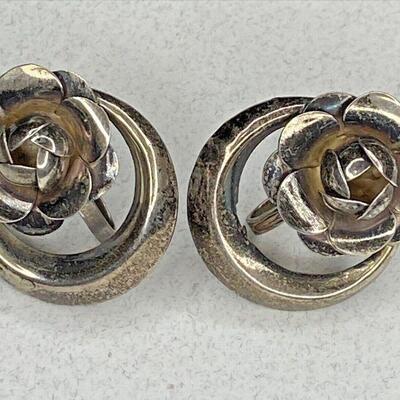 https://www.ebay.com/itm/115399267081	NC619 STERLING MEXICAN SILVER ROSE CLIP ON SCREWBACK EARRINGS		Auction	begins 05/27/2022 after 6 PM
