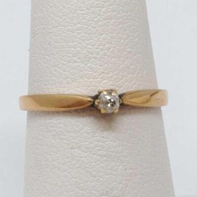 #864 • 14k Gold Diamond Ring, 1.4g