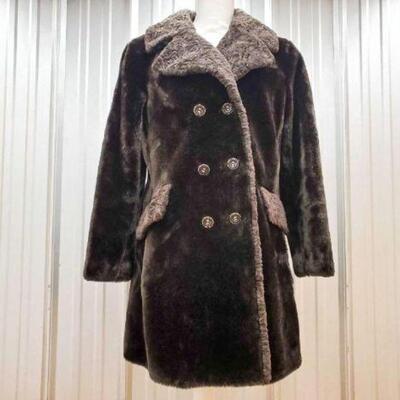 #2010 â€¢ Vintage Borgana Styled by Sportowne Fur Coat. 
