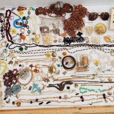 1016 • Costume Jewelry. Includes Clip on Earrings, Necklaces, Pins, Bracelets and More Ring Sizes: 6.5. 