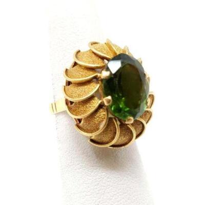 #822 • 18k Emerald Ring, 6.6g. Weight Approx: 6.6g Ring Size: 6.5