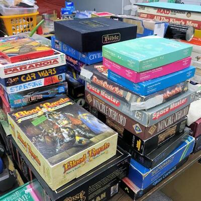 Great variety of vintage games