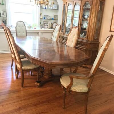 Bernhardt Hibriten Dining Table with 2 Extensions, 6 Chairs, Lighted China Cabinet (contents not included) & Pads