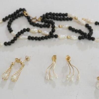 1314	SEED PEARL BRACELET MARRKED 14K GOLD FILLED ON CLASP AND 3 PAIRS PEARL EARRINGS MARKED 14K ON CLASP
