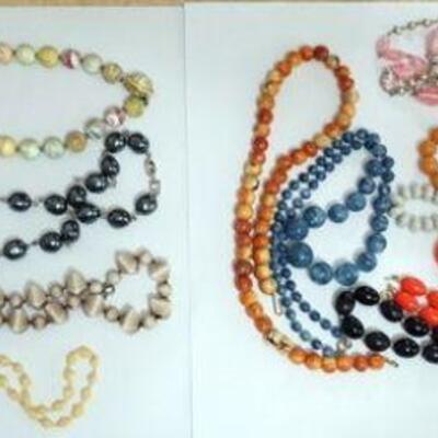 1306	LOT OF 12 BEADED NECKLACES INCLUDING NAPIER
