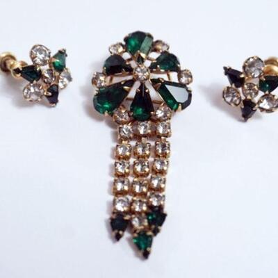 1289	VINTAGE 12K GOLD FILLED PHYLLIS PIN AND EARRING SET WITH GREEN STONES
