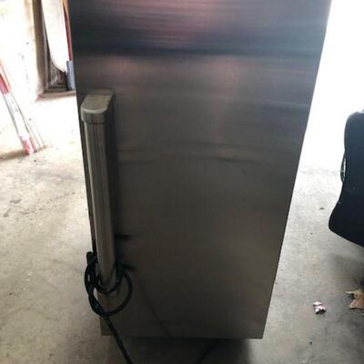 sub zero ice maker