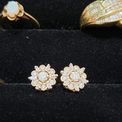 Diamond Earrings in 14k Gold