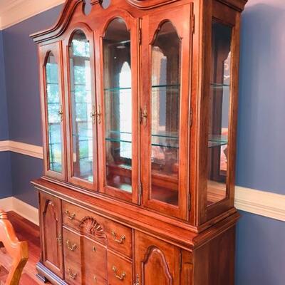 BROYHILL FRENCH COUNTRY CHINA CABINET WITH SILVER STORAGE, EXCELLENT CONDITION
