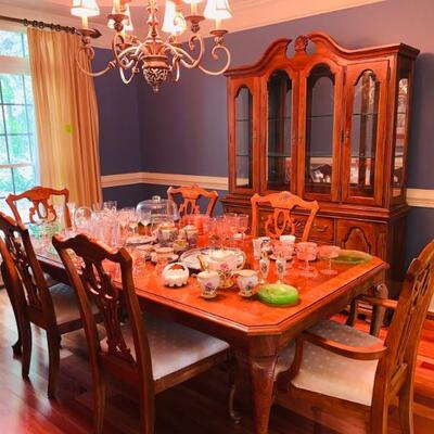 BROYHILL BRAND,  FRENCH COUNTRY FORMAL DINING TABLE WITH 6 CHAIRS, AND MATCHING ETHAN ALLEN FRENCH COUNTRY CHINA CABINET, BOTH ARE IN...