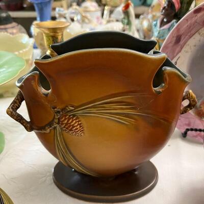Roseville Pottery Pinecone Fan Pattern Vase