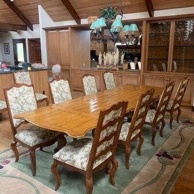 Stunning Dining Room Table by Bausman & Company Inc. Fine Bench Made 