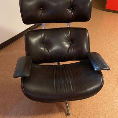 Plycraft lounge chair 
$395
