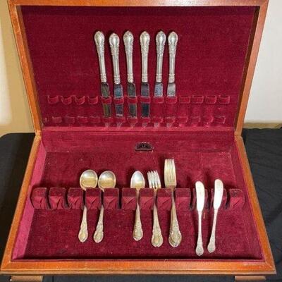 Lunt "American Victorian" Sterling flatware