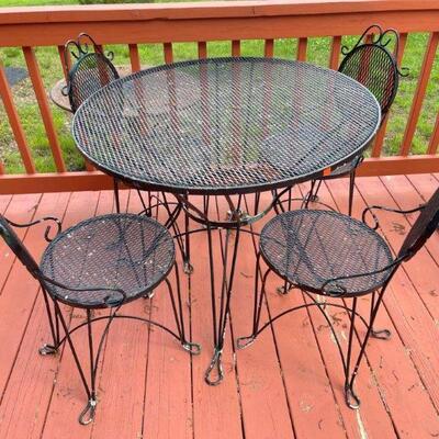 Vtg Wrought Iron Patio furniture