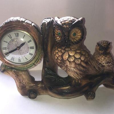 Kitsch Owl clock ( chalk ware )