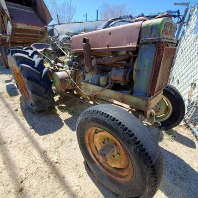 #1125 â€¢ John Deere Model-B Tractor serial no. 335013