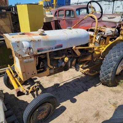 #1280 • International Harvester Cub Tractor