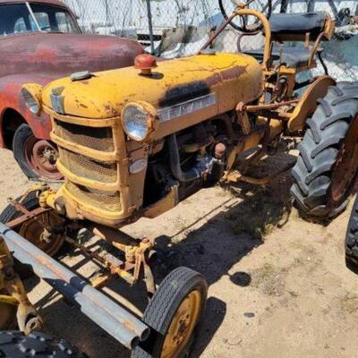 #1285 • International Harvester Cub Tractor 