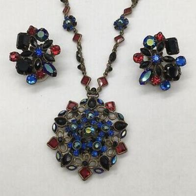 Sorrelli Pendant necklace and earrings