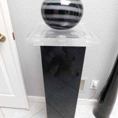 Acrylicore lighted pedestal