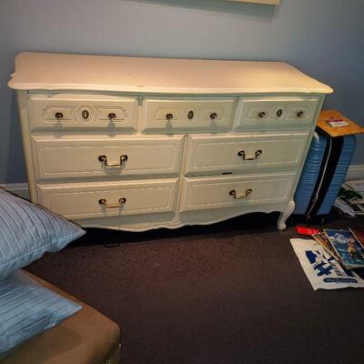 white shabby chic painted dresser