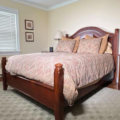 BASSETT FURNITURE QUEEN BED FRAME | Queen-size bed frame of solid wood with arched headboard, of nice quality and appearing in overall...