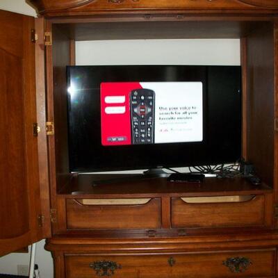Samsung 43" Smart TV with Roku Remote