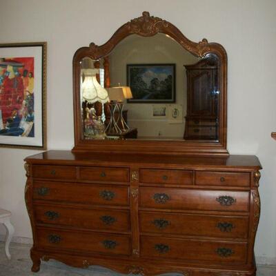 **BIN**  8 Drawer Dresser with Mirror