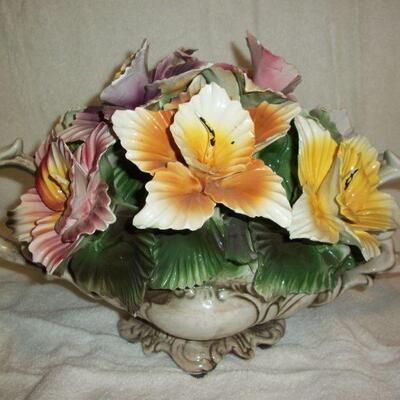 Capodimonte Floral piece