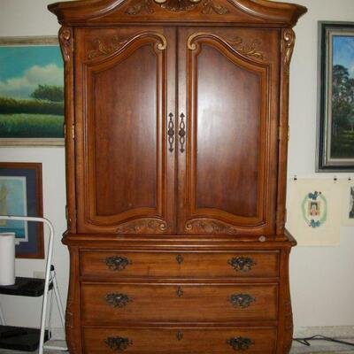 **BIN**  Media Armoire with 5 Drawers