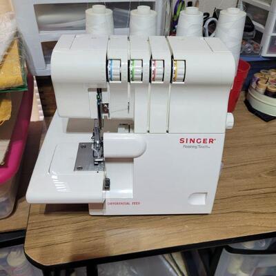 like new Singer sewing machine