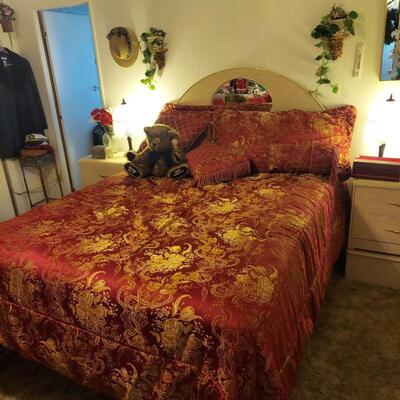 Whole bedroom set with bed, headboard, 2 nightstands and dresser $150