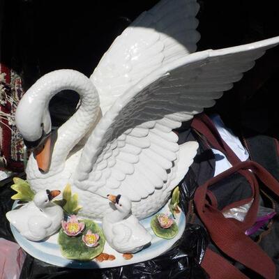 24 IN X 28 STUNNING CERAMIC SWAN.