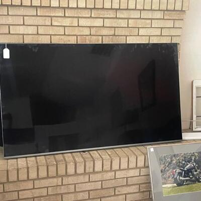 55 inch Samsung smart TV  with TV mount