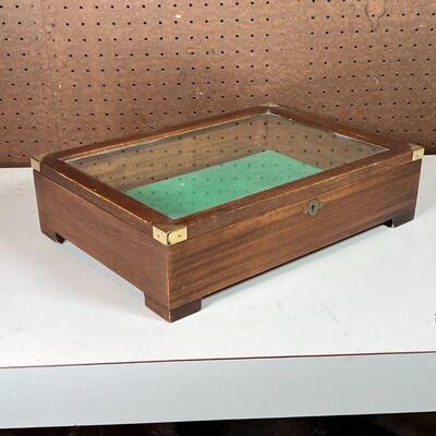 TABLETOP DISPLAY CASE | Wooden display case with a glass paned hinged lid; h. 4-3/8 x w. 17-1/2 x 12-1/4 in.