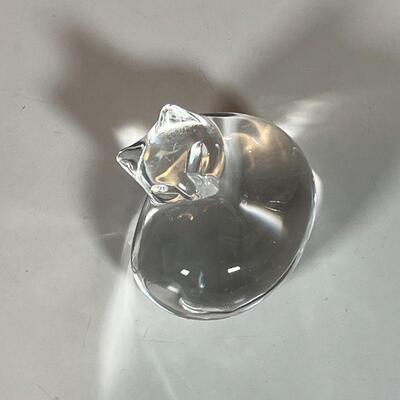 STEUBEN CRYSTAL CAT | Crystal glass figure of a sleeping cat, with acid etched 