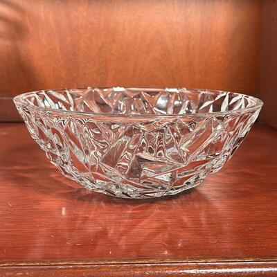 TIFFANY & Co. GLASS BOWL | With etched marking on the bottom, appearing in excellent condition with no apparent chips or cracks; h. 3-3/8...