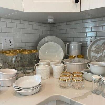 Dinnerware & Gold Trinm Glassware