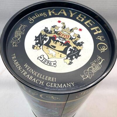 177. Julius Kayser & Co Germany Canister- Made in England