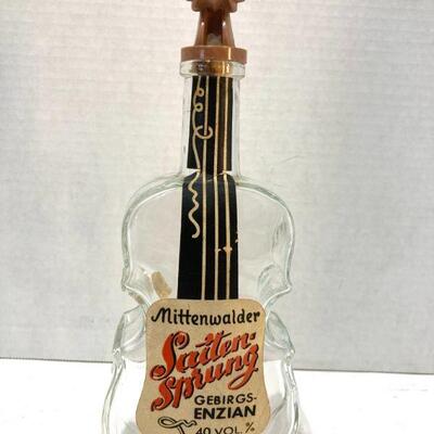 152. Cello Mittenwalder Saiten Spring Bebirgs Enzian Bottle & Advertising piece National Buiscut Company Display & Advertising...