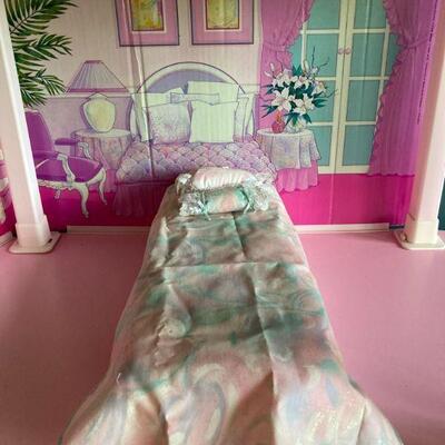 560. Vintage Barbie Doll House with Elevator 